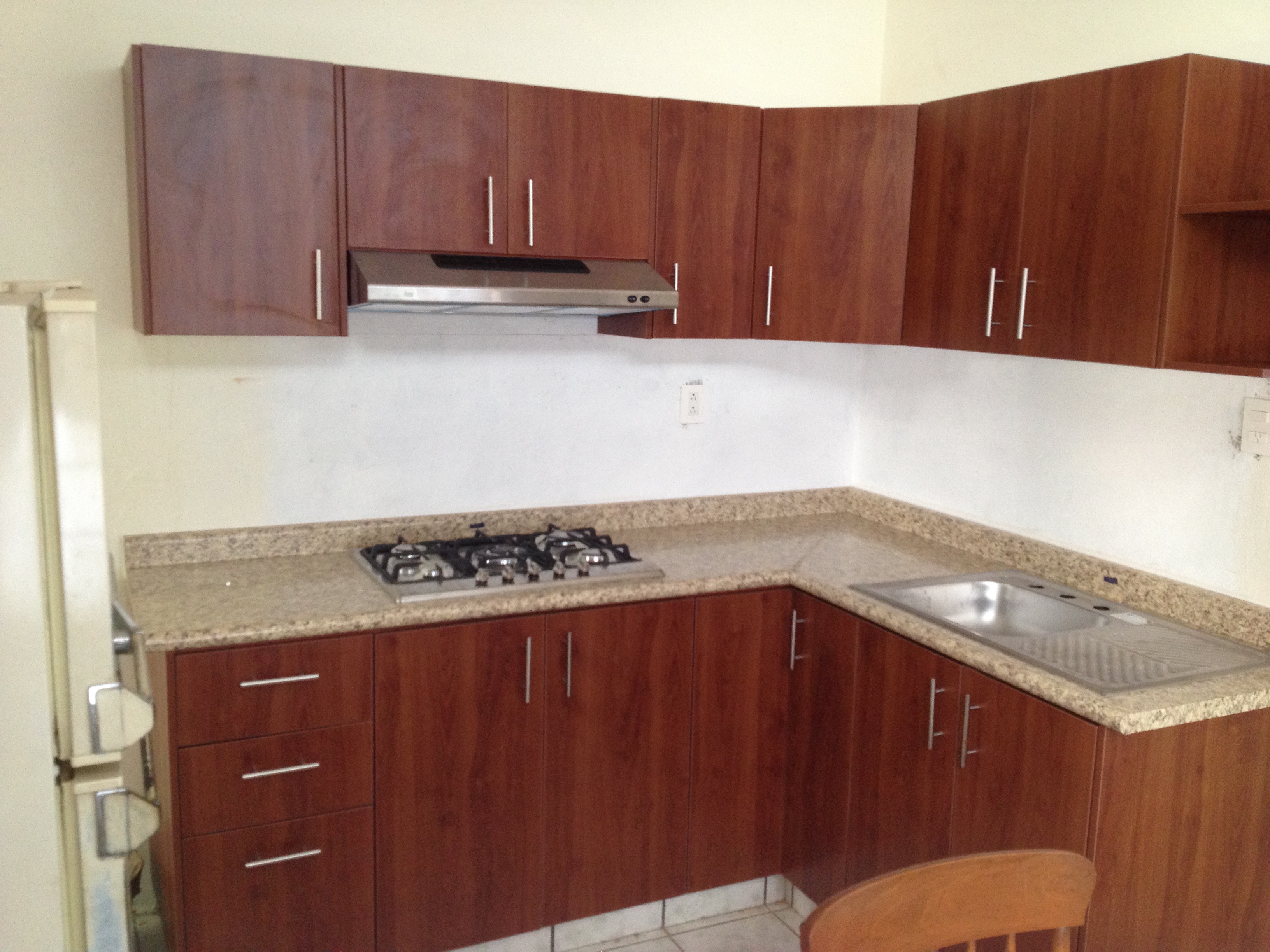 cocina color cedro Zimerman